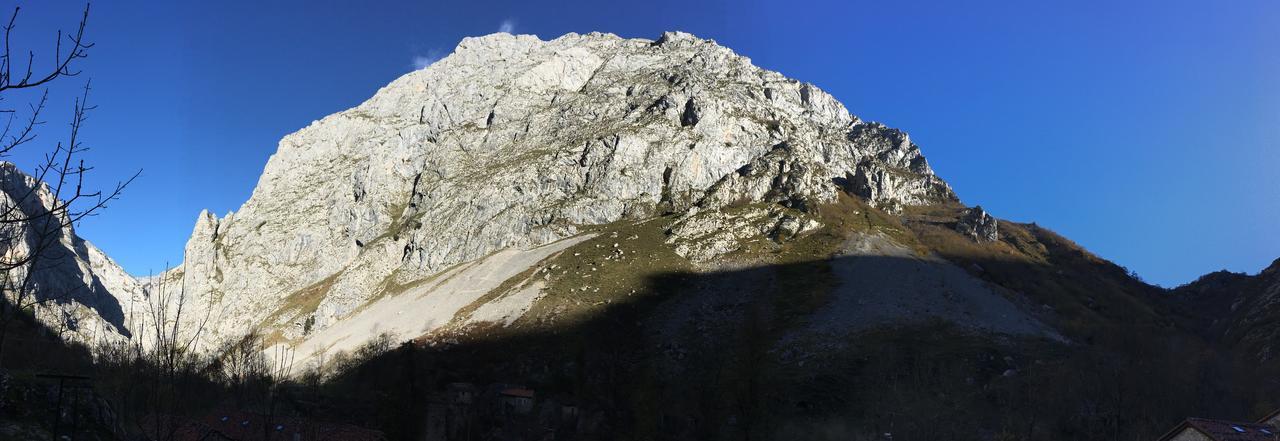 Albergue Villa De Bulnes Εξωτερικό φωτογραφία